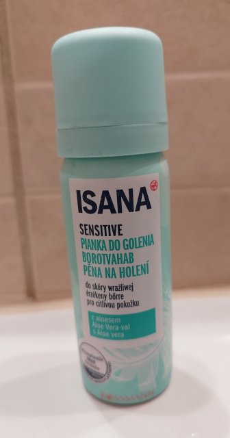 Isana Sensitive, Pianka do golenia, Z aloesem, Skóra wrażliwa