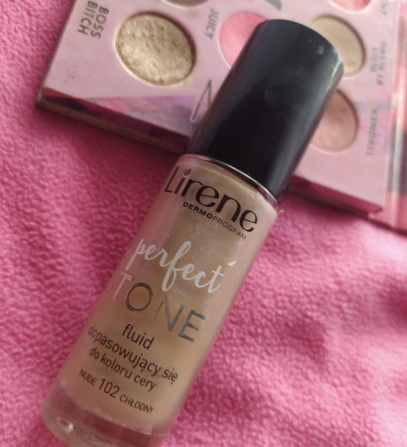 Lirene Dermoprogram, Perfect Tone, Fluid dopasowujący się do koloru skóry, Nude 102 Chłodny