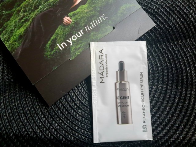 Madara Cosmetics Serum pod oczy, Regene Optic Lift Eye Serum, Rozświetlające