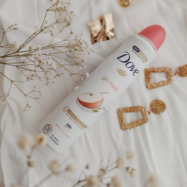 Dove Antyperspirant w sprayu, Go Fresh, Apple & White Tea