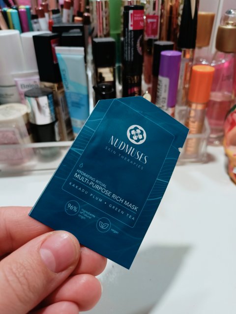 akcja denkowanie! grudzień - kosmetyki w świątecznych opakowaniach i świątecznych kolorach 🎄❄️⛄🎀🎁🎅