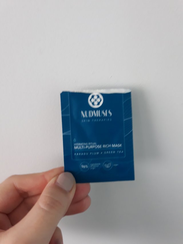 akcja denkowanie! grudzień - kosmetyki w świątecznych opakowaniach i świątecznych kolorach 🎄❄️⛄🎀🎁🎅