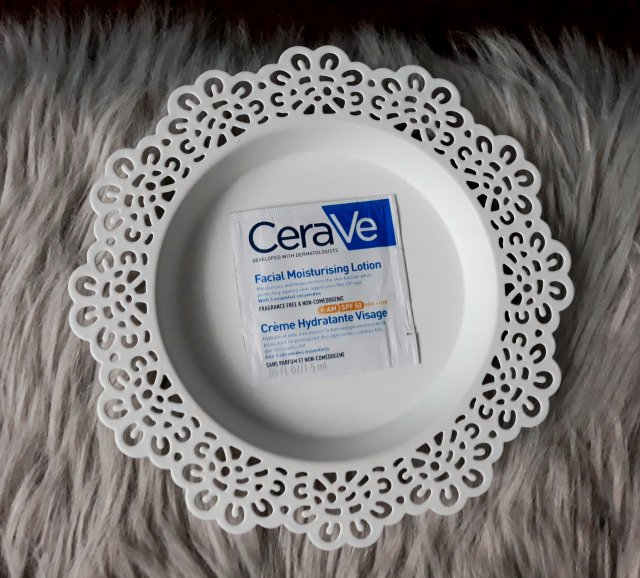 CeraVe Krem do twarzy, Nawilżający z ceramidami, SPF 50