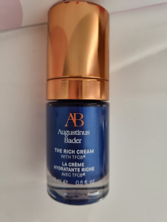 akcja denkowanie! grudzień - kosmetyki w świątecznych opakowaniach i świątecznych kolorach 🎄❄️⛄🎀🎁🎅