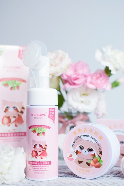 Sersanlove Pianka do mycia twarzy, Strawberry Amino Acid Cleanser Mousse