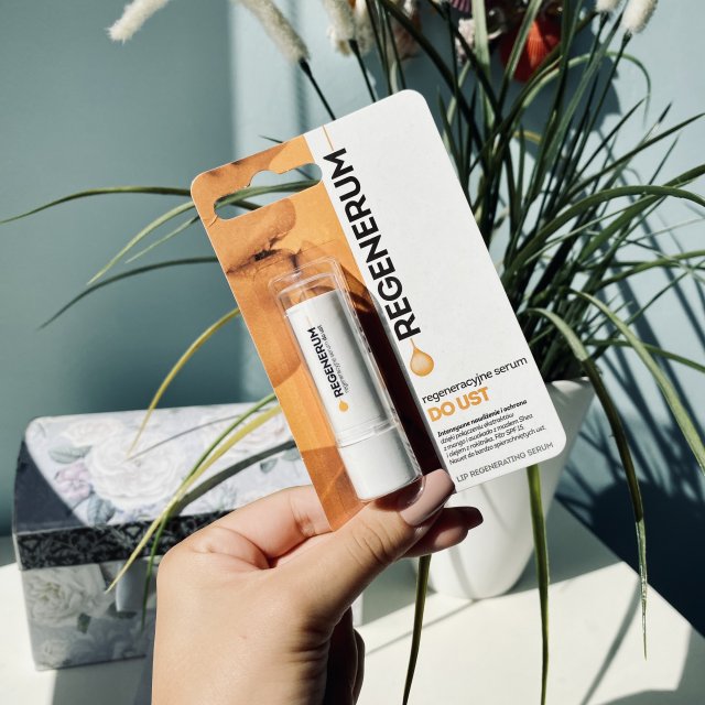 Regenerum Regeneracyjne serum do ust, W sztyfcie