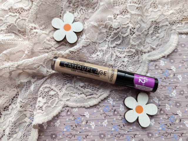 Catrice Liquid Camouflage, Korektor w płynie, nr 020 Light Beige