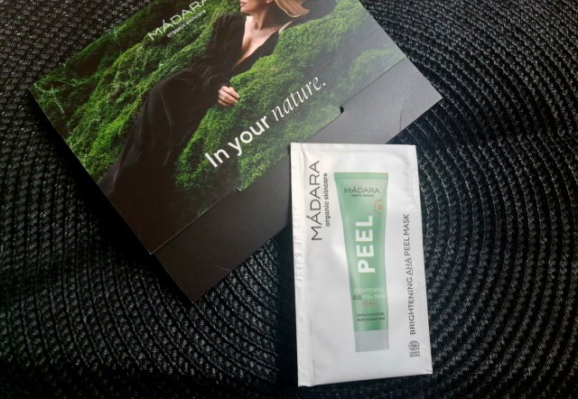 Madara Cosmetics Maseczka do twarzy, Rozjaśniająca, Peelingująca, Z kwasami AHA