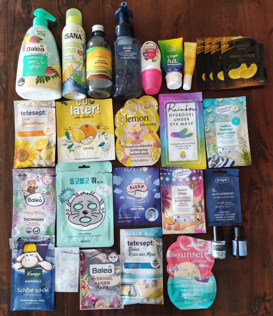 akcja denkowanie! grudzień - kosmetyki w świątecznych opakowaniach i świątecznych kolorach 🎄❄️⛄🎀🎁🎅