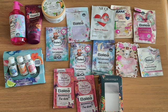 akcja denkowanie! grudzień - kosmetyki w świątecznych opakowaniach i świątecznych kolorach 🎄❄️⛄🎀🎁🎅