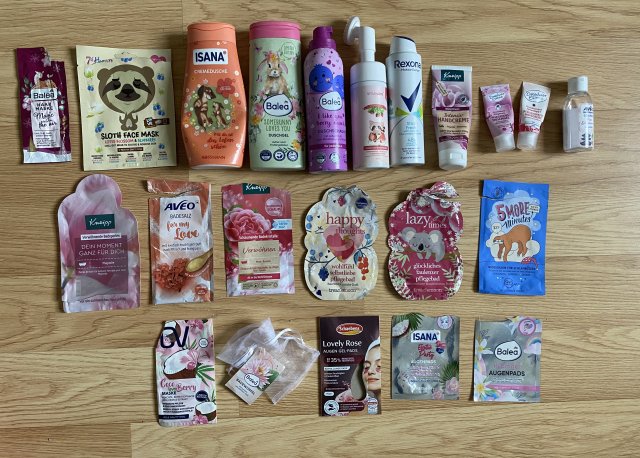 akcja denkowanie! grudzień - kosmetyki w świątecznych opakowaniach i świątecznych kolorach 🎄❄️⛄🎀🎁🎅