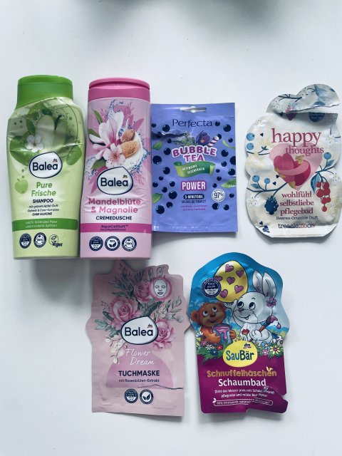 akcja denkowanie! grudzień - kosmetyki w świątecznych opakowaniach i świątecznych kolorach 🎄❄️⛄🎀🎁🎅