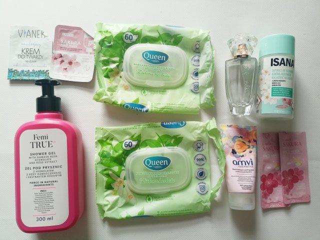 akcja denkowanie! grudzień - kosmetyki w świątecznych opakowaniach i świątecznych kolorach 🎄❄️⛄🎀🎁🎅