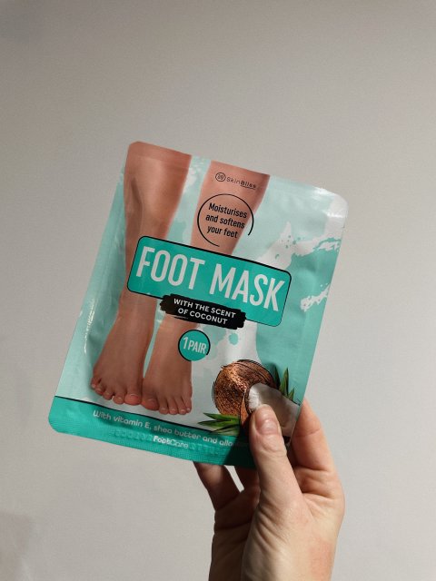 SkinBliss maska do stóp w formie skarpetek, kokos 