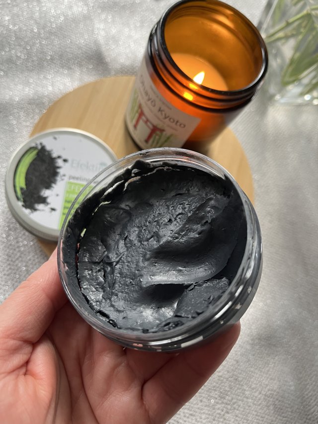 Efektima Peeling węglowy do ciała, Efekt detox