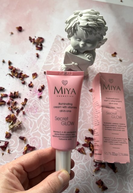 Miya Cosmetics Secret Glow, Krem z witaminami, Rozświetlający, all-in-one, Oczy-Twarz-Dekolt