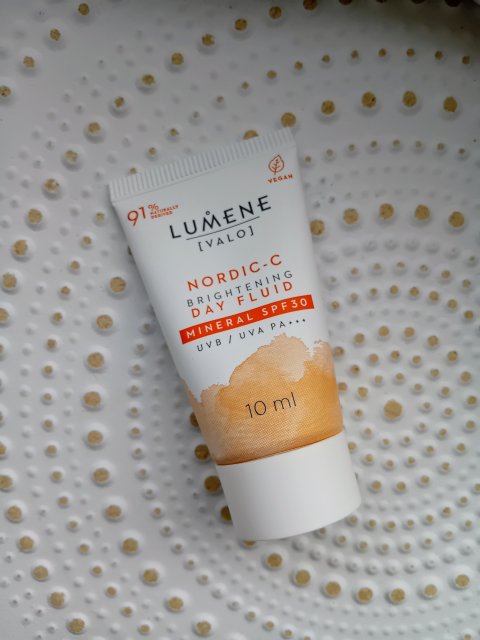 Lumene [Valo] Nordic - C, Brightening Day Fluid, Fluid do twarzy, Mineralny, Rozjaśniający, Na dzień 