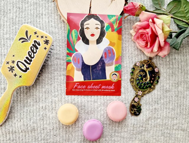 Topbrands Europe B.V. Disney Princess, Maska do twarzy w płacie, Formuła pobudzająca skórę, Zapach truskawki, Śnieżka 