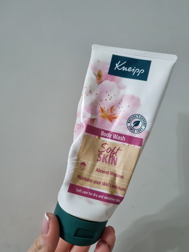 akcja denkowanie! grudzień - kosmetyki w świątecznych opakowaniach i świątecznych kolorach 🎄❄️⛄🎀🎁🎅