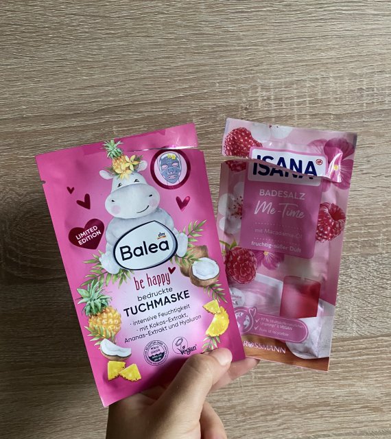 akcja denkowanie! grudzień - kosmetyki w świątecznych opakowaniach i świątecznych kolorach 🎄❄️⛄🎀🎁🎅