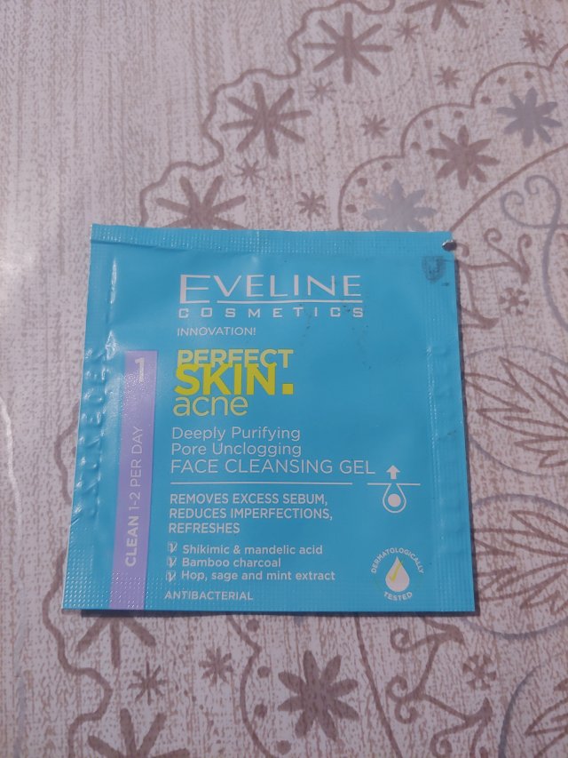 Eveline Perfect Skin. Acne, Żel do mycia twarzy, Głęboko oczyszczający