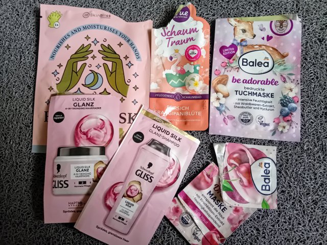 akcja denkowanie! grudzień - kosmetyki w świątecznych opakowaniach i świątecznych kolorach 🎄❄️⛄🎀🎁🎅