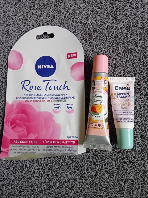 akcja denkowanie! grudzień - kosmetyki w świątecznych opakowaniach i świątecznych kolorach 🎄❄️⛄🎀🎁🎅