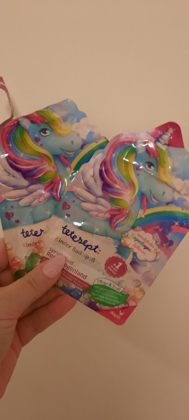 akcja denkowanie! grudzień - kosmetyki w świątecznych opakowaniach i świątecznych kolorach 🎄❄️⛄🎀🎁🎅