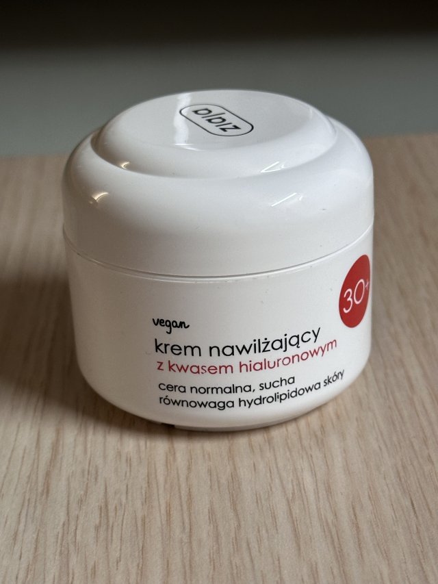 Krem nawilżający z kwasem hialuronowym