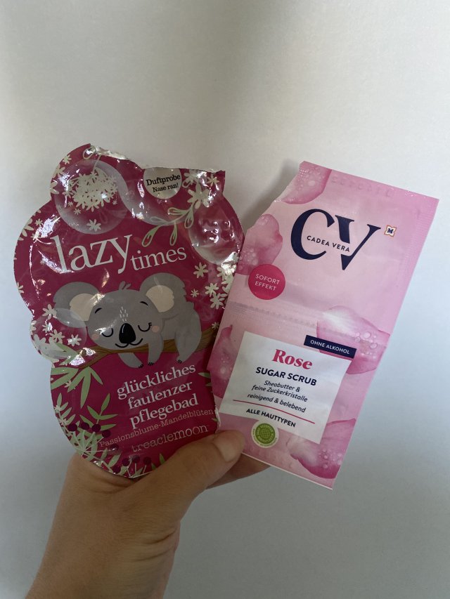 akcja denkowanie! grudzień - kosmetyki w świątecznych opakowaniach i świątecznych kolorach 🎄❄️⛄🎀🎁🎅