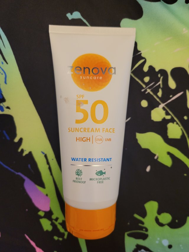 Krem z SPF od Zenova 