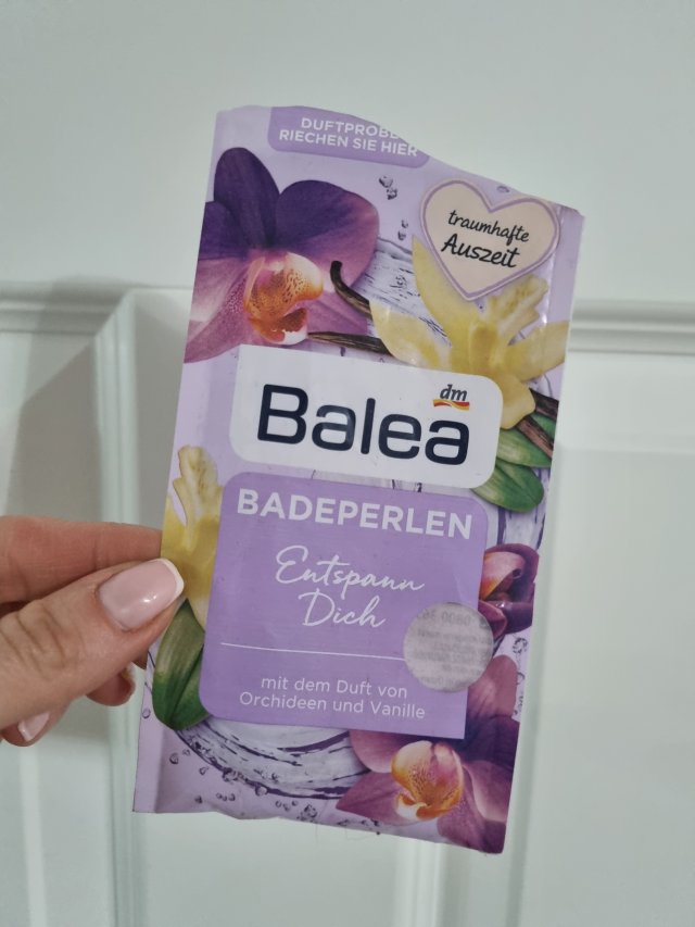 Denkowanie część druga :) Grudzień, kosmetyki w świątecznych opakowaniach lub w świątecznych kolorach: czerwonym, zielonym i złotym 