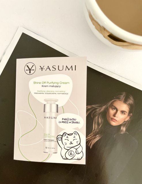 Yasumi, matujący krem do twarzy 