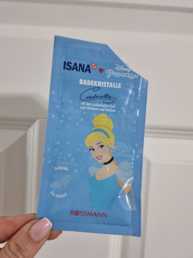 Denkowanie część druga :) Grudzień, kosmetyki w świątecznych opakowaniach lub w świątecznych kolorach: czerwonym, zielonym i złotym 