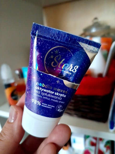 Denkowanie część druga :) Grudzień, kosmetyki w świątecznych opakowaniach lub w świątecznych kolorach: czerwonym, zielonym i złotym 