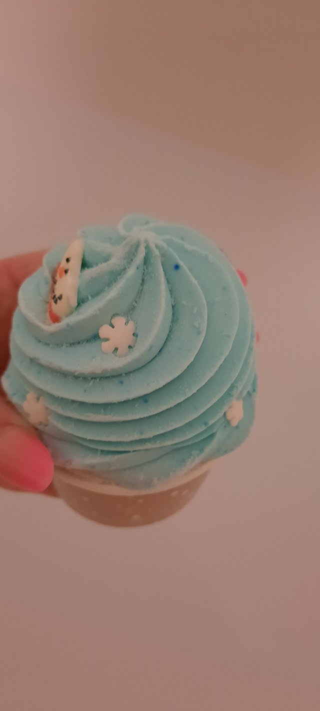 Denkowanie część druga :) Grudzień, kosmetyki w świątecznych opakowaniach lub w świątecznych kolorach: czerwonym, zielonym i złotym 