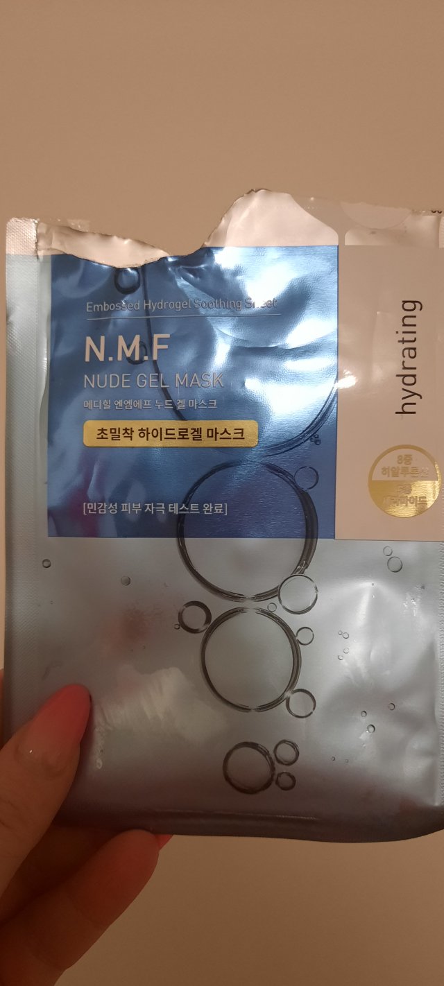 Denkowanie część druga :) Grudzień, kosmetyki w świątecznych opakowaniach lub w świątecznych kolorach: czerwonym, zielonym i złotym 