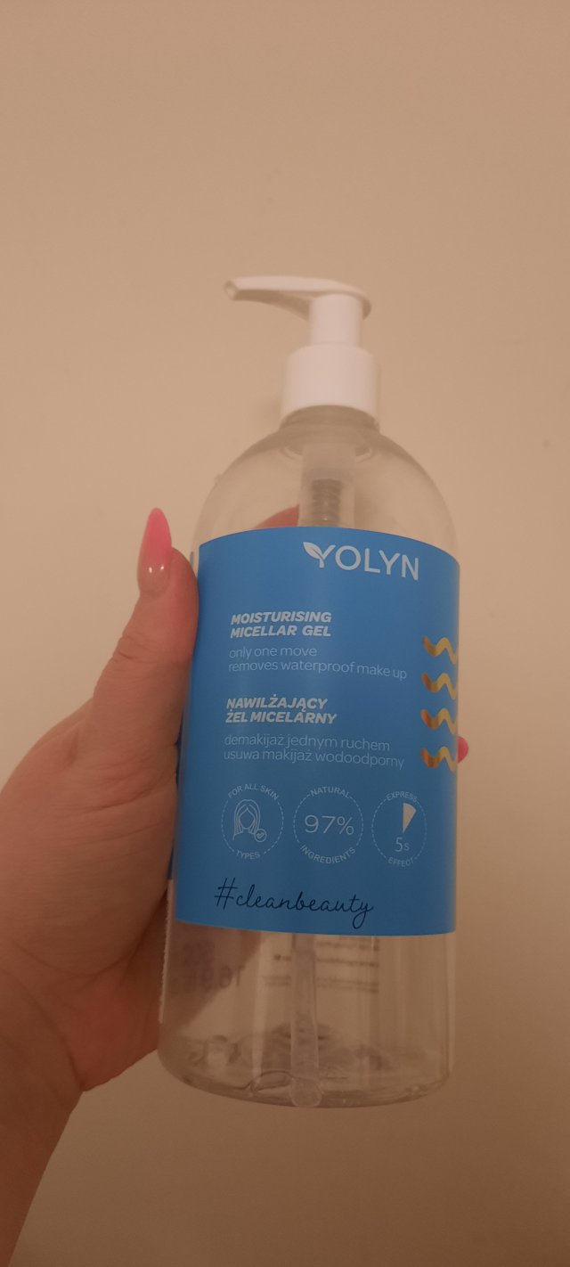 Denkowanie część druga :) Grudzień, kosmetyki w świątecznych opakowaniach lub w świątecznych kolorach: czerwonym, zielonym i złotym 