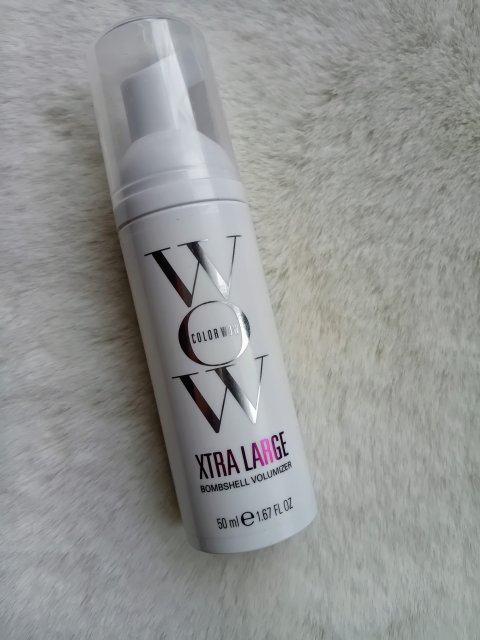 Color WOW Xtra Large Bombshell Volumizer, pianka do stylizacji włosów zwiększająca objętość