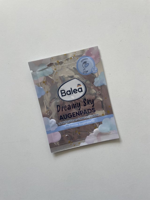 Denkowanie część druga :) Grudzień, kosmetyki w świątecznych opakowaniach lub w świątecznych kolorach: czerwonym, zielonym i złotym 