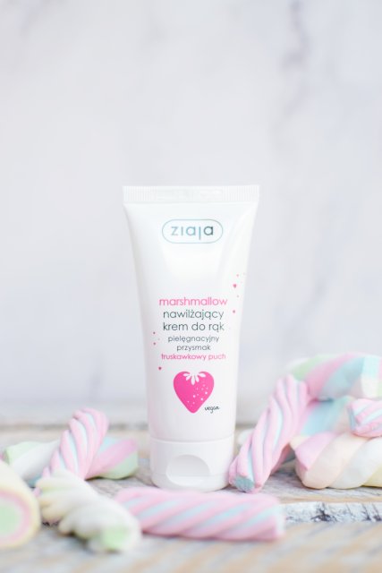 Ziaja Pielęgnacyjny Przysmak, Marshmallow, Krem do rąk, Truskawkowy puch