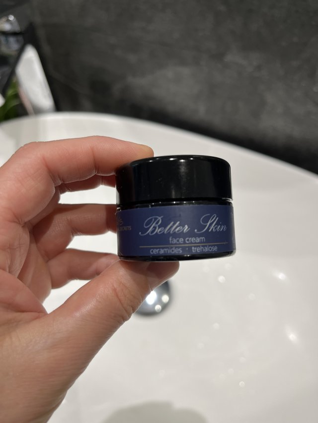 Denkowanie część druga :) Grudzień, kosmetyki w świątecznych opakowaniach lub w świątecznych kolorach: czerwonym, zielonym i złotym 