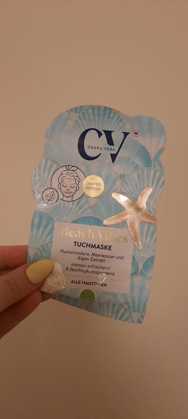 Denkowanie część druga :) Grudzień, kosmetyki w świątecznych opakowaniach lub w świątecznych kolorach: czerwonym, zielonym i złotym 