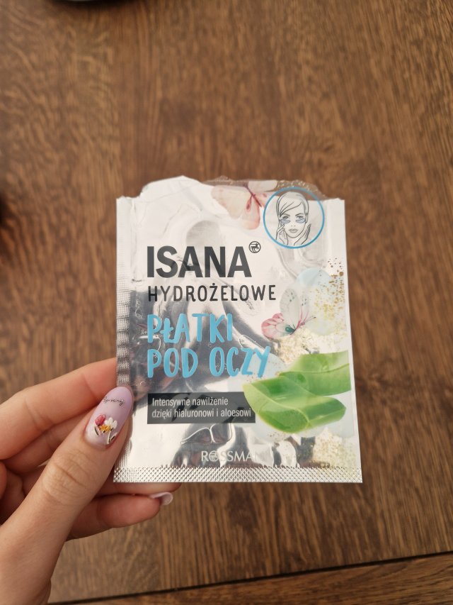 Denkowanie część druga :) Grudzień, kosmetyki w świątecznych opakowaniach lub w świątecznych kolorach: czerwonym, zielonym i złotym 