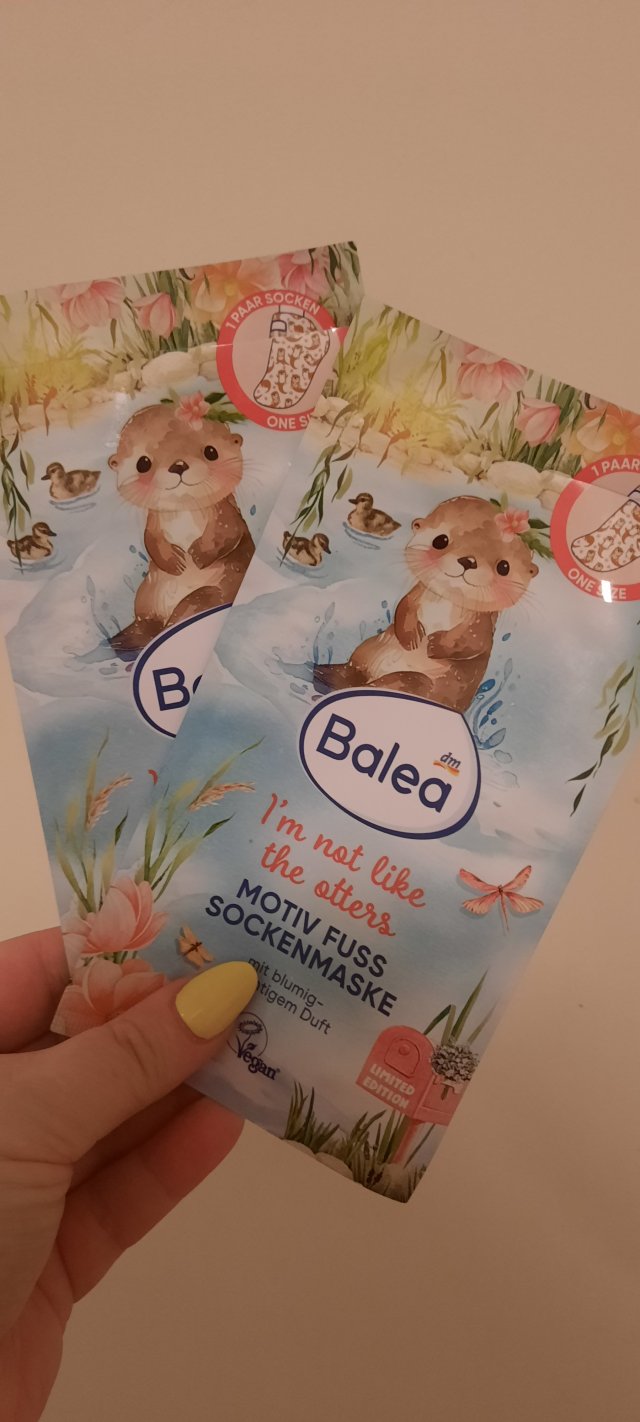 Denkowanie część druga :) Grudzień, kosmetyki w świątecznych opakowaniach lub w świątecznych kolorach: czerwonym, zielonym i złotym 