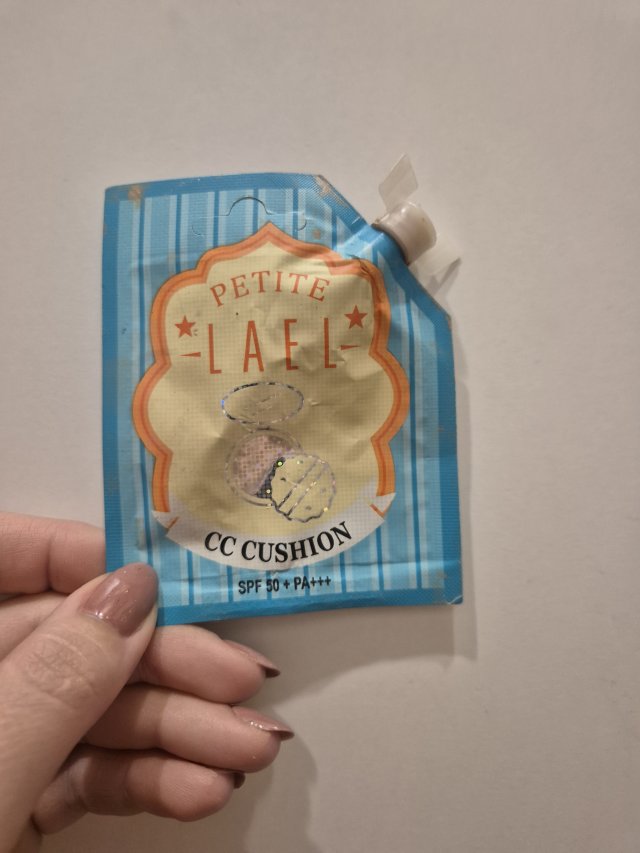 Denkowanie część druga :) Grudzień, kosmetyki w świątecznych opakowaniach lub w świątecznych kolorach: czerwonym, zielonym i złotym 