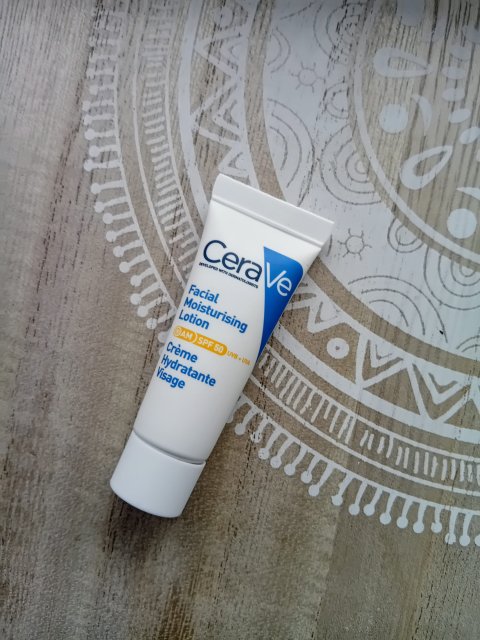 CeraVe Krem do twarzy, Nawilżający z ceramidami, SPF 50
