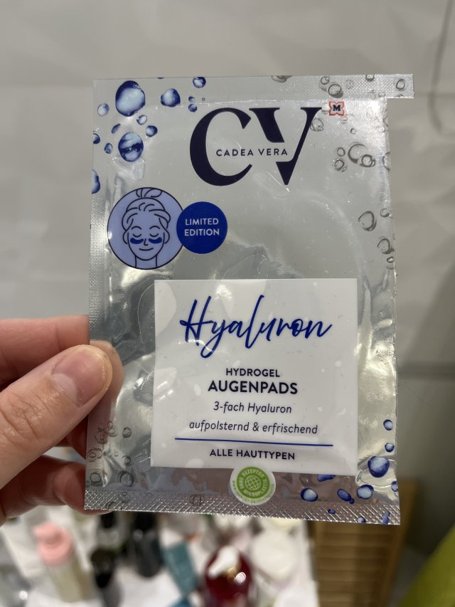 Denkowanie część druga :) Grudzień, kosmetyki w świątecznych opakowaniach lub w świątecznych kolorach: czerwonym, zielonym i złotym 