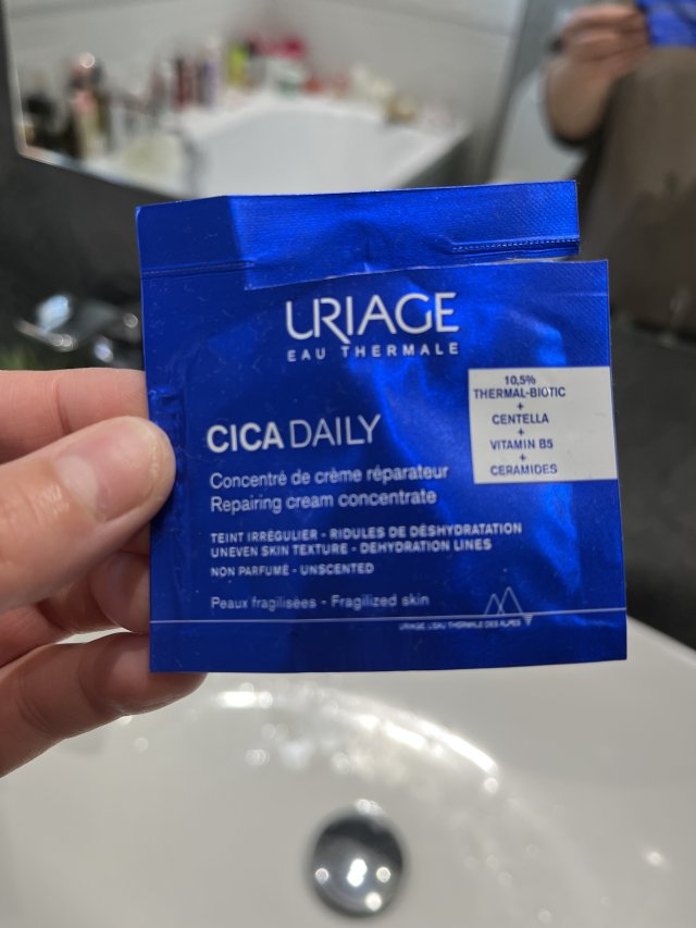 Denkowanie część druga :) Grudzień, kosmetyki w świątecznych opakowaniach lub w świątecznych kolorach: czerwonym, zielonym i złotym 