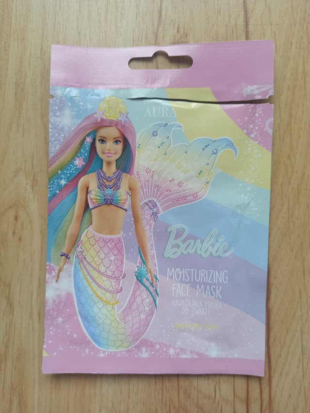 Denkowanie część druga :) Grudzień, kosmetyki w świątecznych opakowaniach lub w świątecznych kolorach: czerwonym, zielonym i złotym 